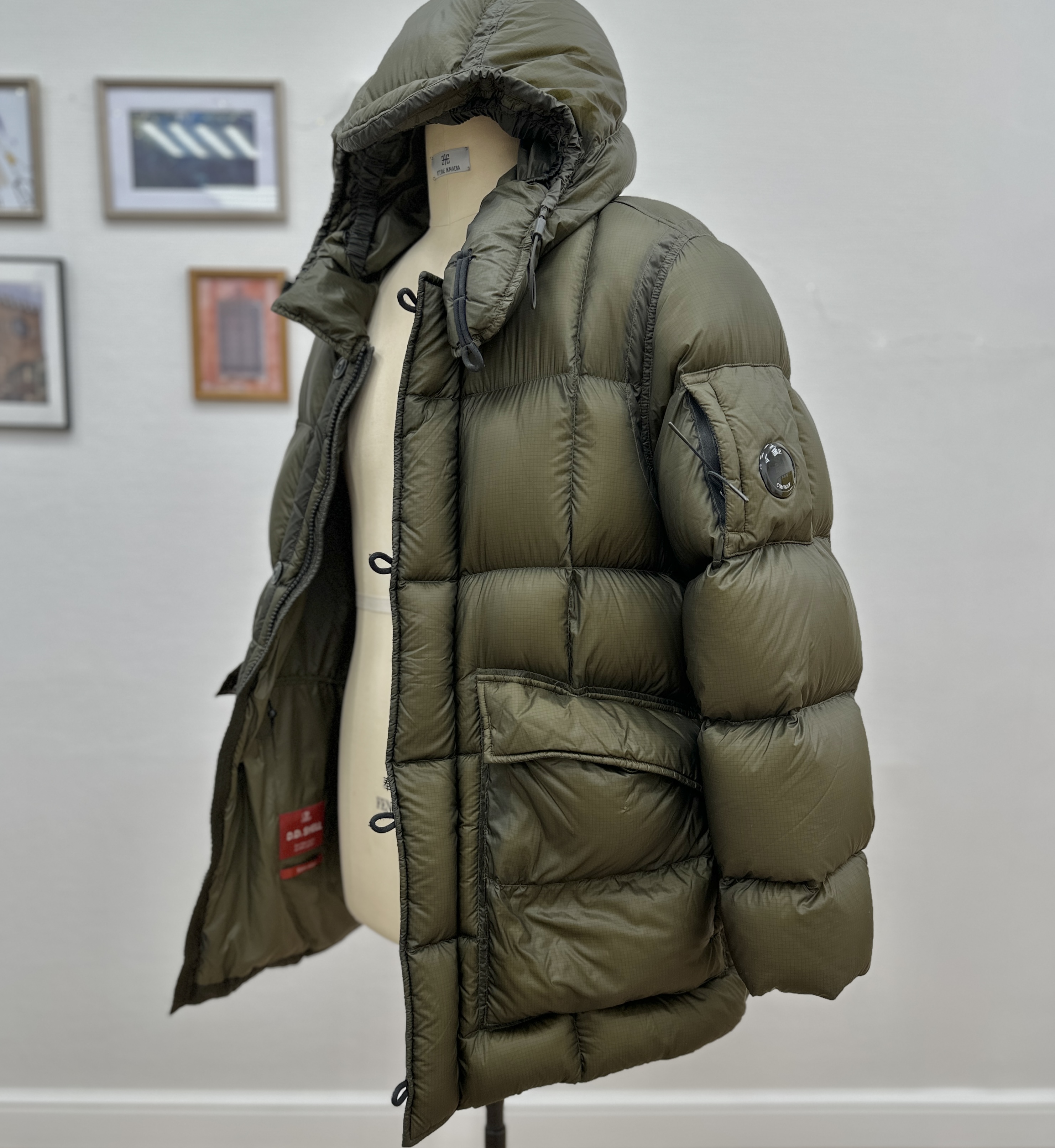 Ремонт пуховика C.P. Company D.D. Shell