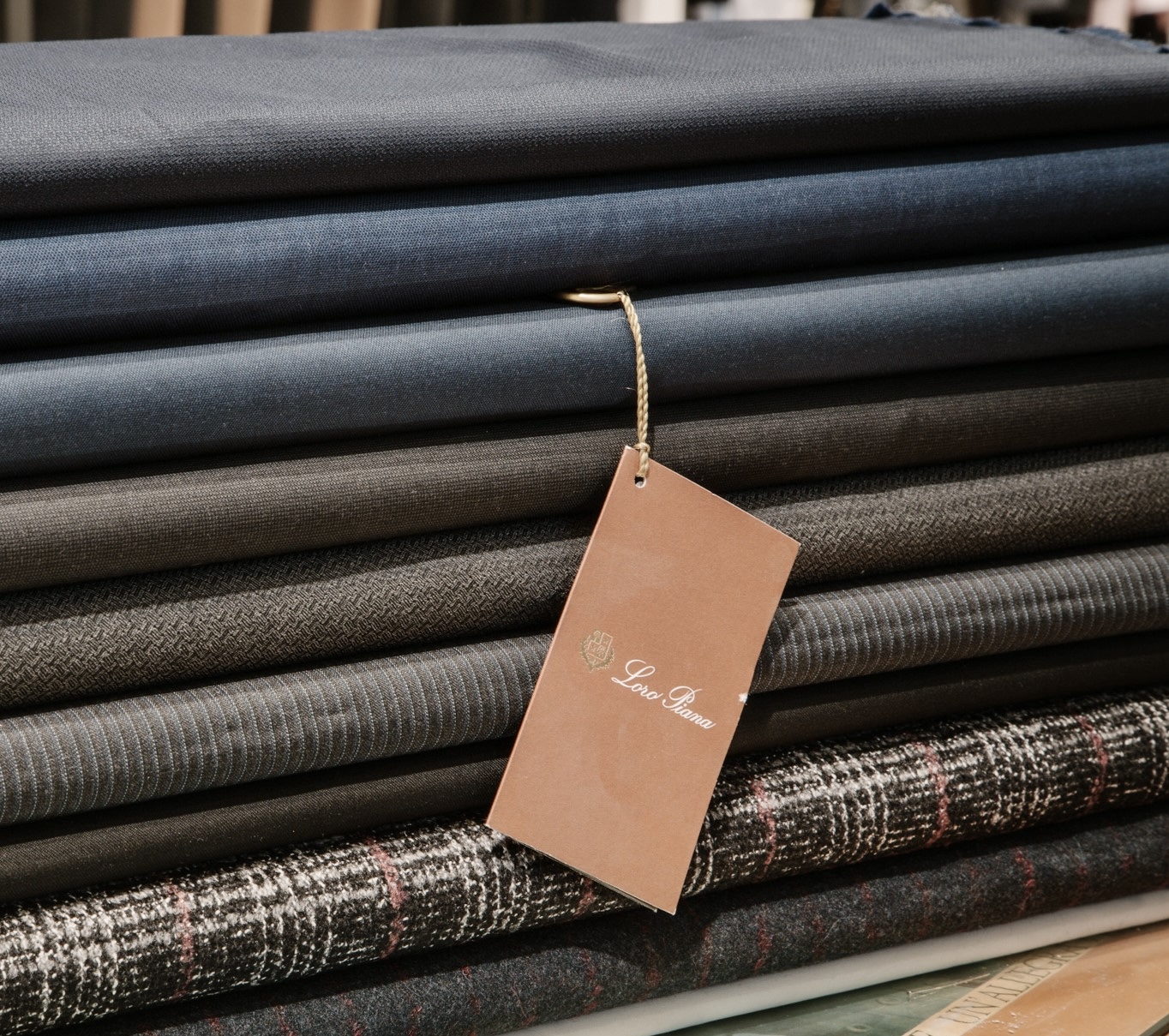 подбор итальянских тканей индивидуально